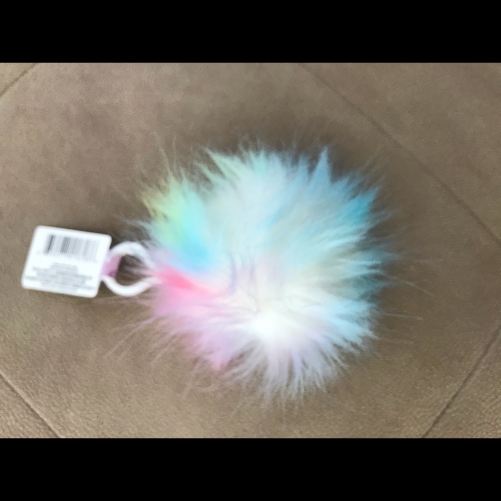Final sale 🆓 w/ purchase Pom Pom clip for backpack or bag